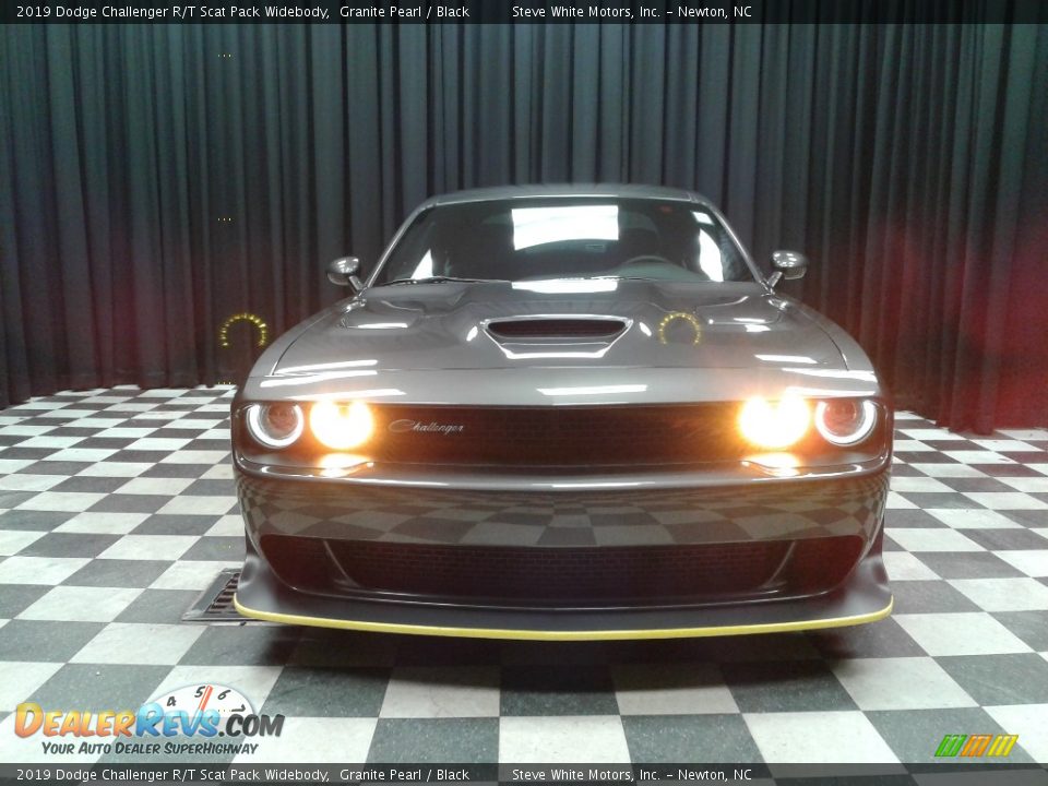 2019 Dodge Challenger R/T Scat Pack Widebody Granite Pearl / Black Photo #3