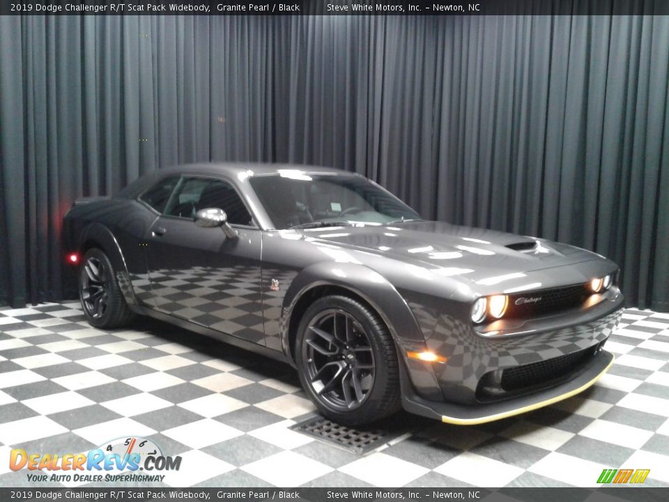 2019 Dodge Challenger R/T Scat Pack Widebody Granite Pearl / Black Photo #4