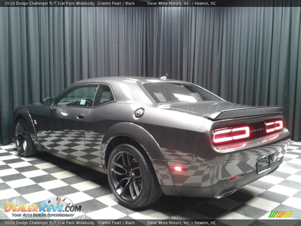 2019 Dodge Challenger R/T Scat Pack Widebody Granite Pearl / Black Photo #8