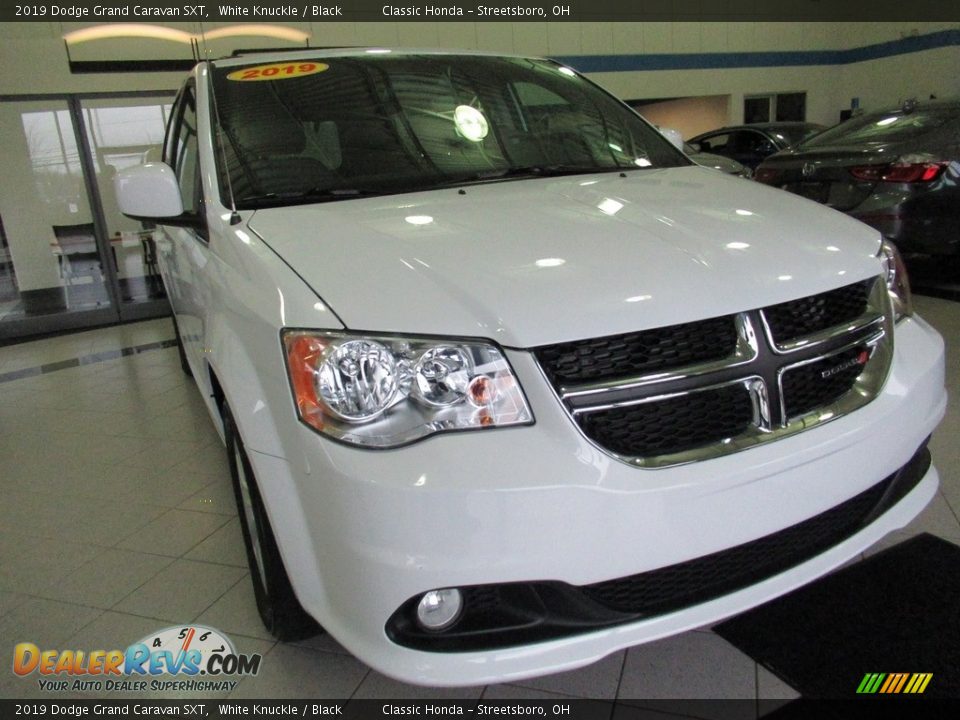 2019 Dodge Grand Caravan SXT White Knuckle / Black Photo #6