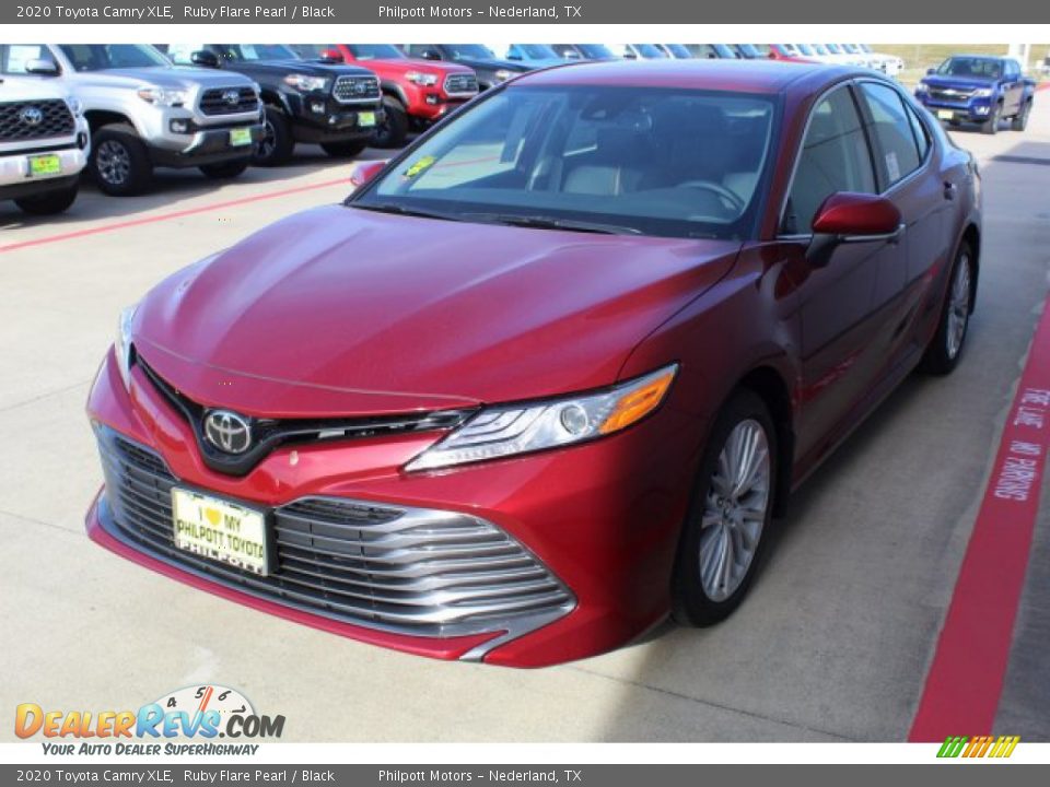 2020 Toyota Camry XLE Ruby Flare Pearl / Black Photo #4