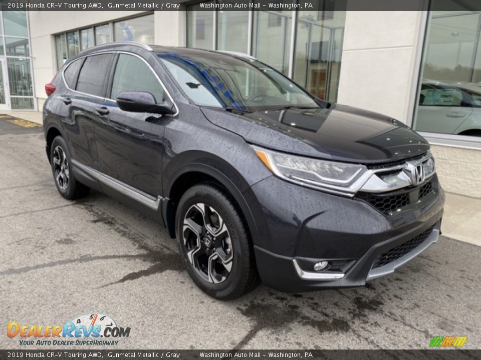 Front 3/4 View of 2019 Honda CR-V Touring AWD Photo #2