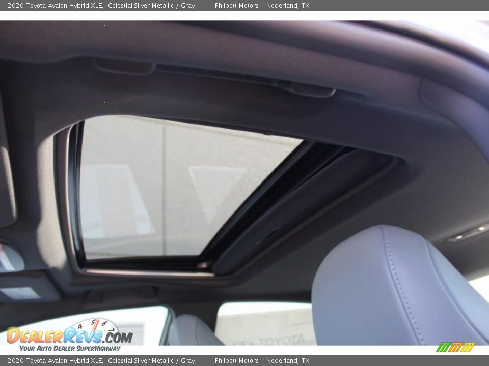 2020 Toyota Avalon Hybrid XLE Celestial Silver Metallic / Gray Photo #25