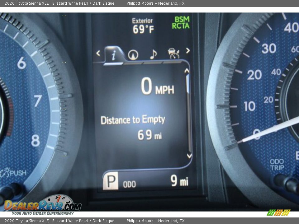 2020 Toyota Sienna XLE Blizzard White Pearl / Dark Bisque Photo #17