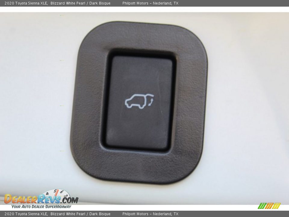 2020 Toyota Sienna XLE Blizzard White Pearl / Dark Bisque Photo #24