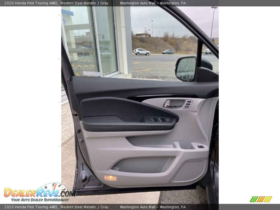 Door Panel of 2020 Honda Pilot Touring AWD Photo #10