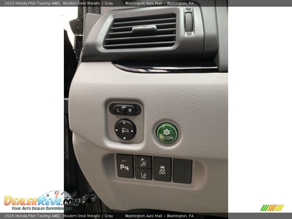 Controls of 2020 Honda Pilot Touring AWD Photo #12