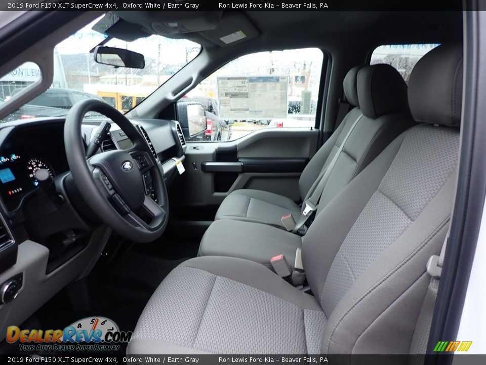 Front Seat of 2019 Ford F150 XLT SuperCrew 4x4 Photo #12