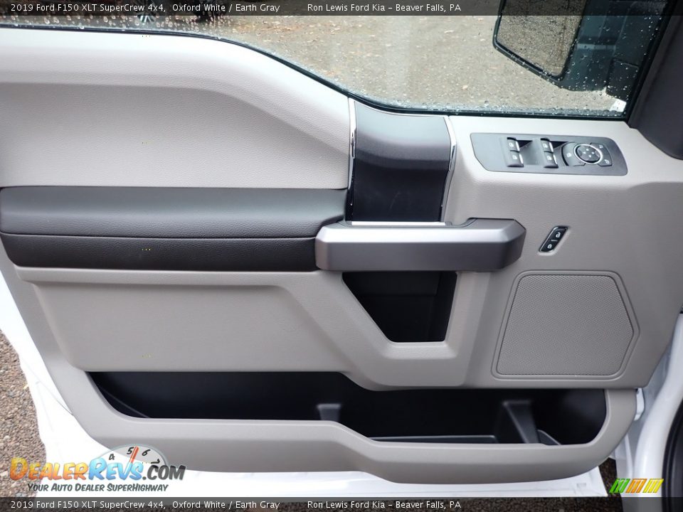 Door Panel of 2019 Ford F150 XLT SuperCrew 4x4 Photo #15