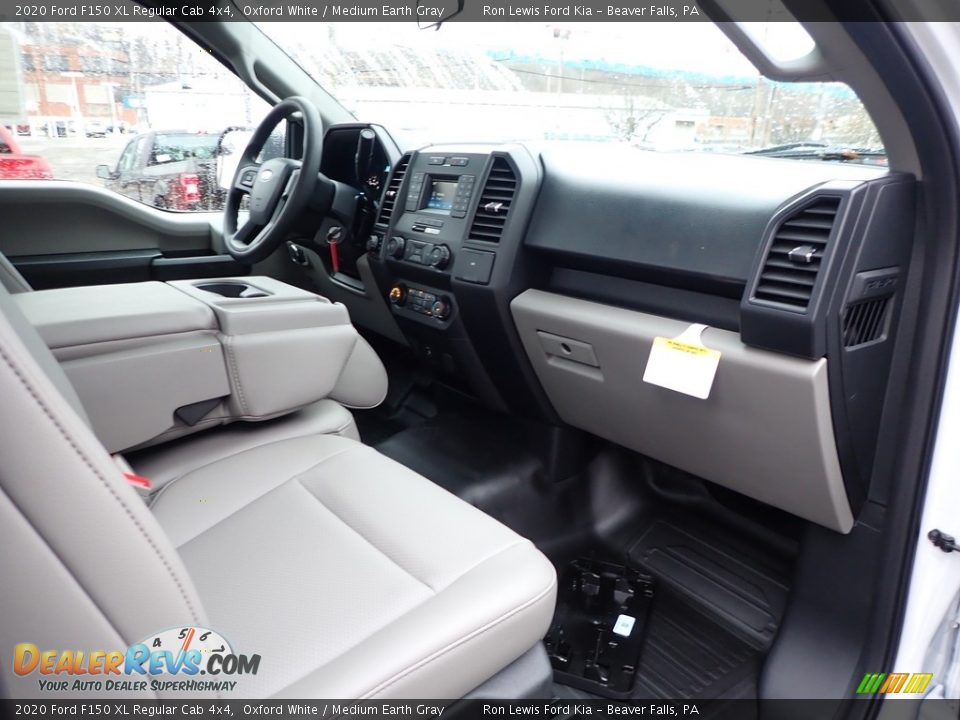 2020 Ford F150 XL Regular Cab 4x4 Oxford White / Medium Earth Gray Photo #2