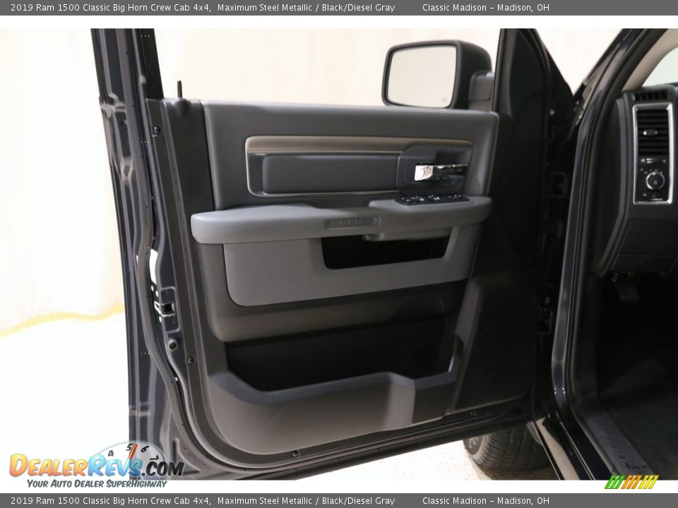 2019 Ram 1500 Classic Big Horn Crew Cab 4x4 Maximum Steel Metallic / Black/Diesel Gray Photo #4