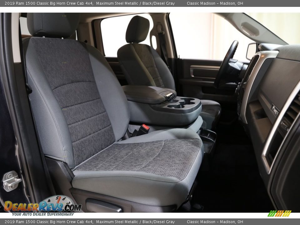2019 Ram 1500 Classic Big Horn Crew Cab 4x4 Maximum Steel Metallic / Black/Diesel Gray Photo #16