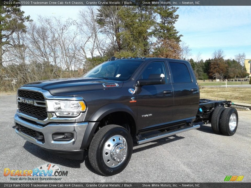 2019 Ram 5500 Tradesman Crew Cab 4x4 Chassis Granite Crystal Metallic / Black Photo #2