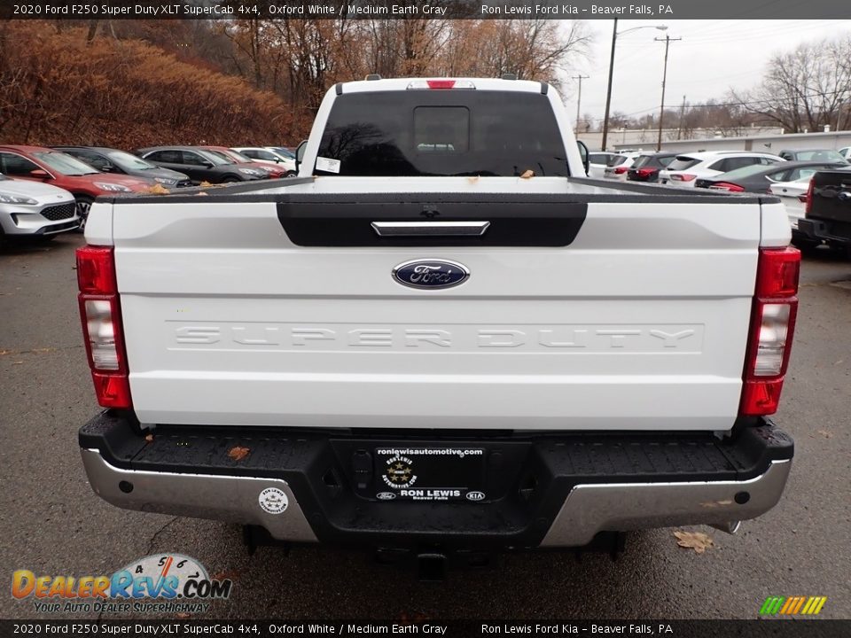 2020 Ford F250 Super Duty XLT SuperCab 4x4 Oxford White / Medium Earth Gray Photo #3