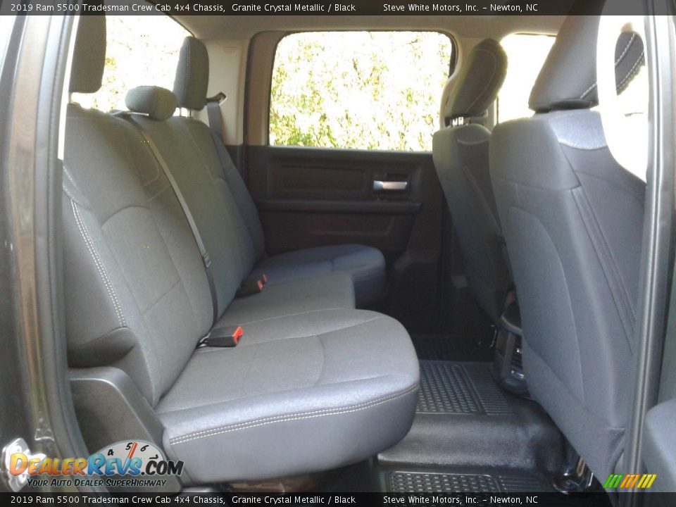 2019 Ram 5500 Tradesman Crew Cab 4x4 Chassis Granite Crystal Metallic / Black Photo #13