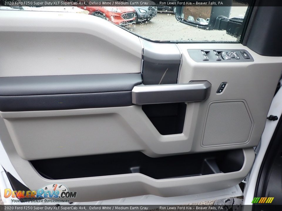 Door Panel of 2020 Ford F250 Super Duty XLT SuperCab 4x4 Photo #16