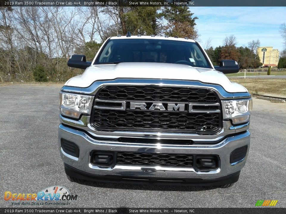 2019 Ram 3500 Tradesman Crew Cab 4x4 Bright White / Black Photo #3