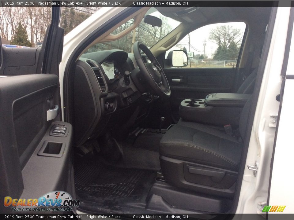 2019 Ram 2500 Tradesman Crew Cab 4x4 Bright White / Black Photo #12