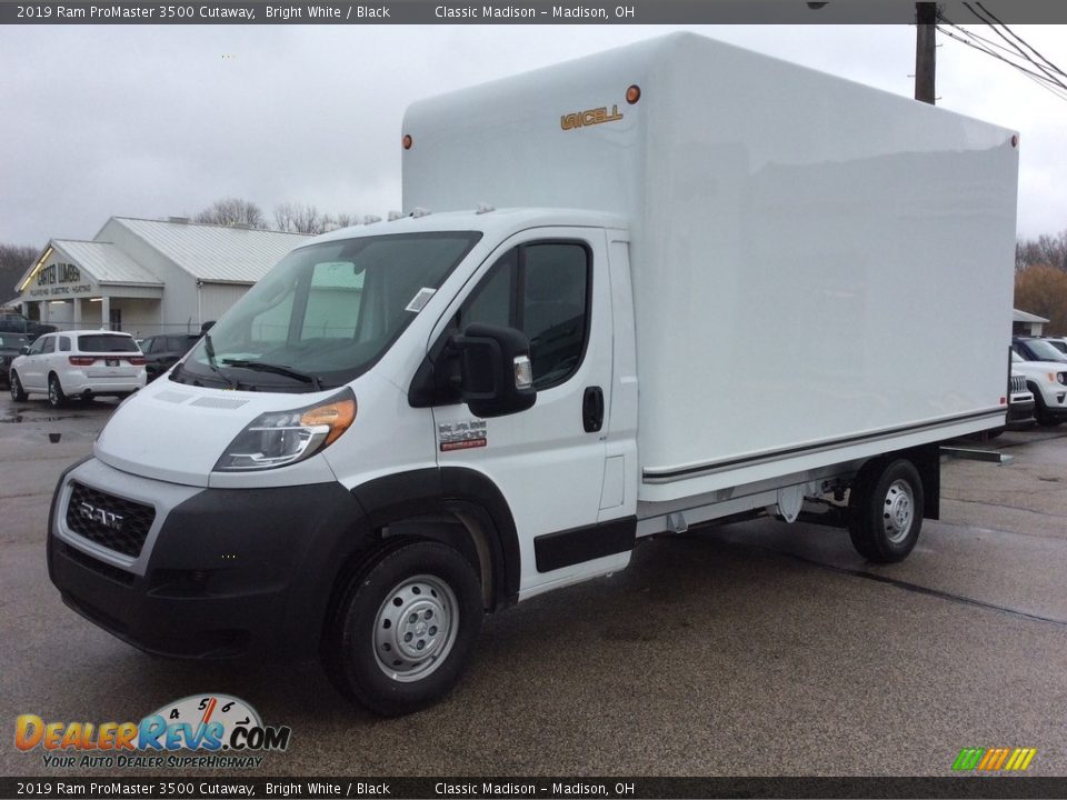 Front 3/4 View of 2019 Ram ProMaster 3500 Cutaway Photo #5