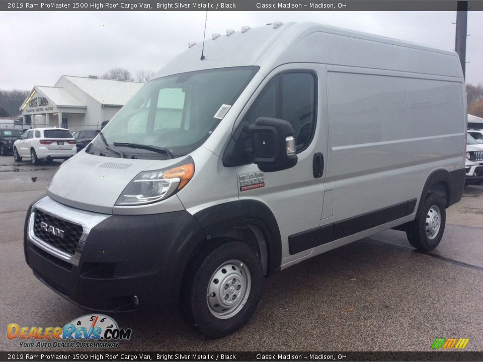 Front 3/4 View of 2019 Ram ProMaster 1500 High Roof Cargo Van Photo #5