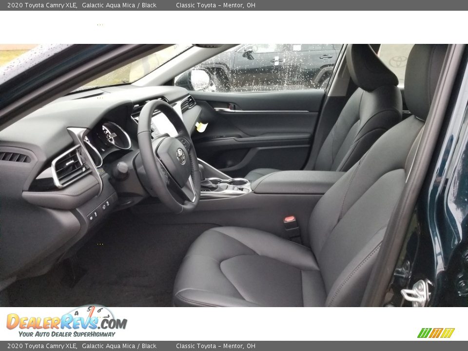 2020 Toyota Camry XLE Galactic Aqua Mica / Black Photo #2