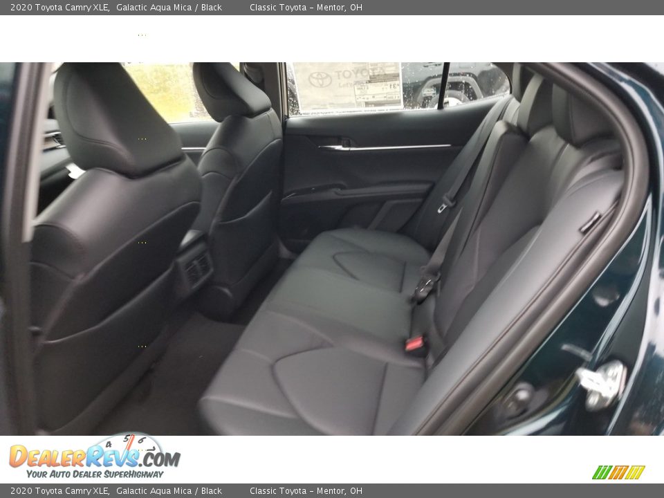 2020 Toyota Camry XLE Galactic Aqua Mica / Black Photo #3