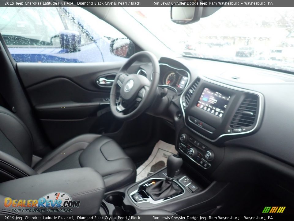 2019 Jeep Cherokee Latitude Plus 4x4 Diamond Black Crystal Pearl / Black Photo #11