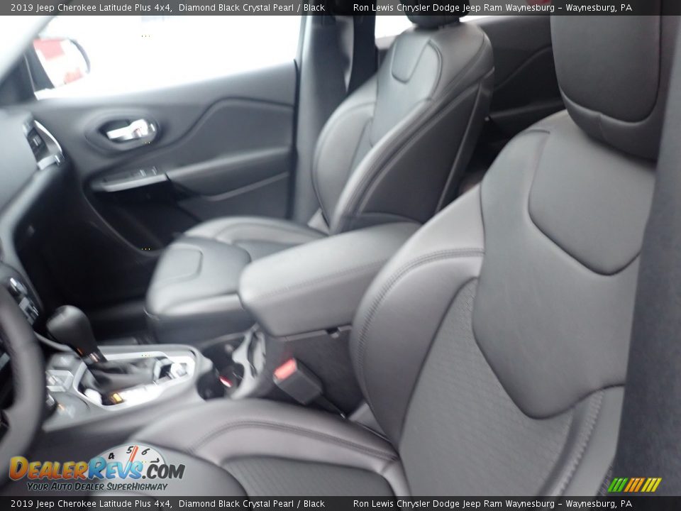 2019 Jeep Cherokee Latitude Plus 4x4 Diamond Black Crystal Pearl / Black Photo #13