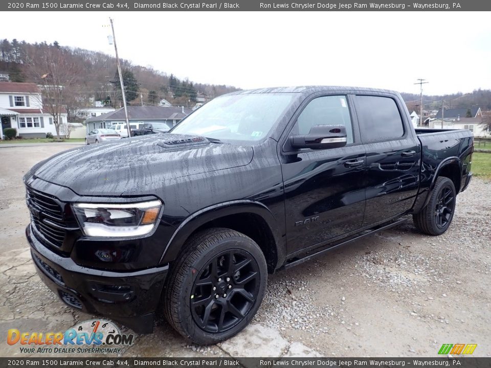 Front 3/4 View of 2020 Ram 1500 Laramie Crew Cab 4x4 Photo #1