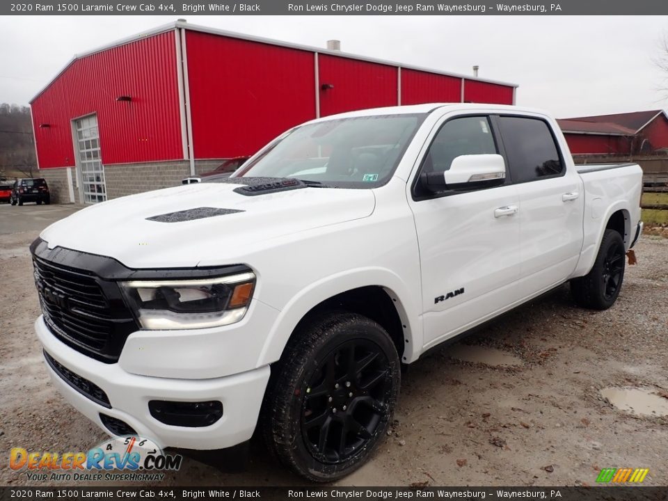 Front 3/4 View of 2020 Ram 1500 Laramie Crew Cab 4x4 Photo #1