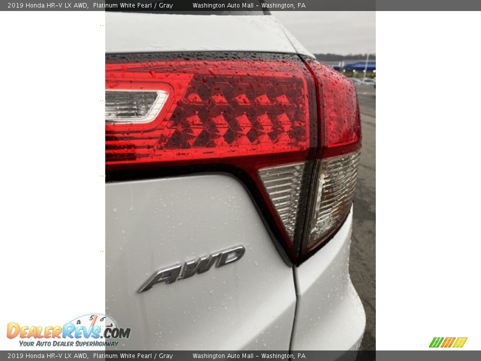 2019 Honda HR-V LX AWD Platinum White Pearl / Gray Photo #21