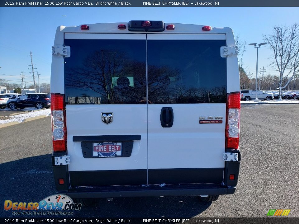 2019 Ram ProMaster 1500 Low Roof Cargo Van Bright White / Black Photo #5