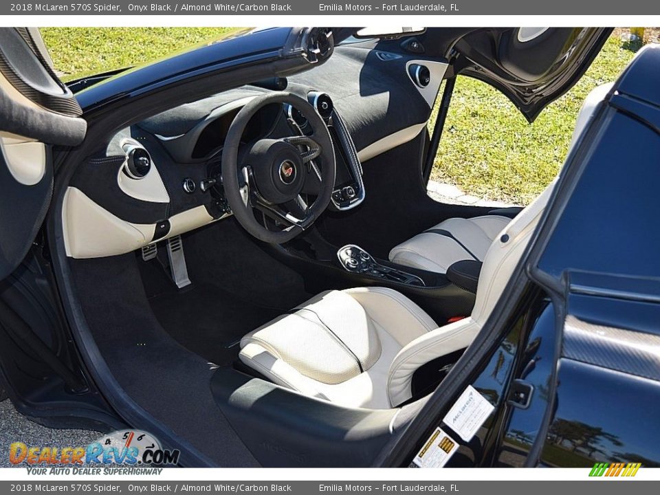 Almond White/Carbon Black Interior - 2018 McLaren 570S Spider Photo #23