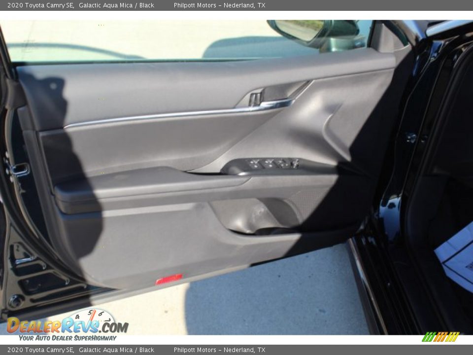 2020 Toyota Camry SE Galactic Aqua Mica / Black Photo #5