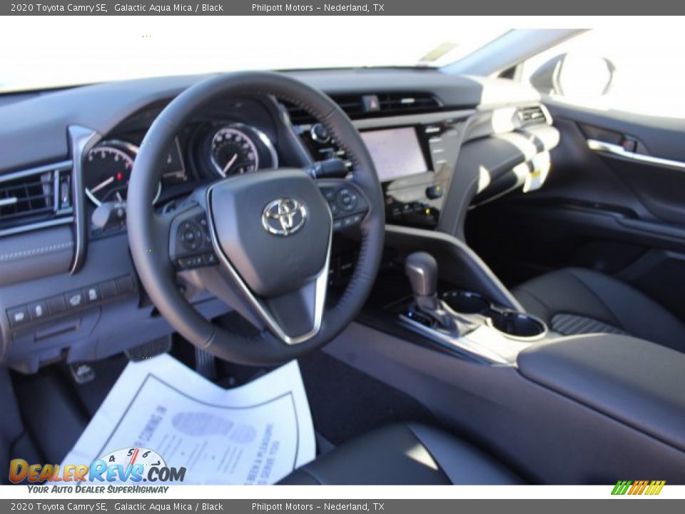 2020 Toyota Camry SE Galactic Aqua Mica / Black Photo #8