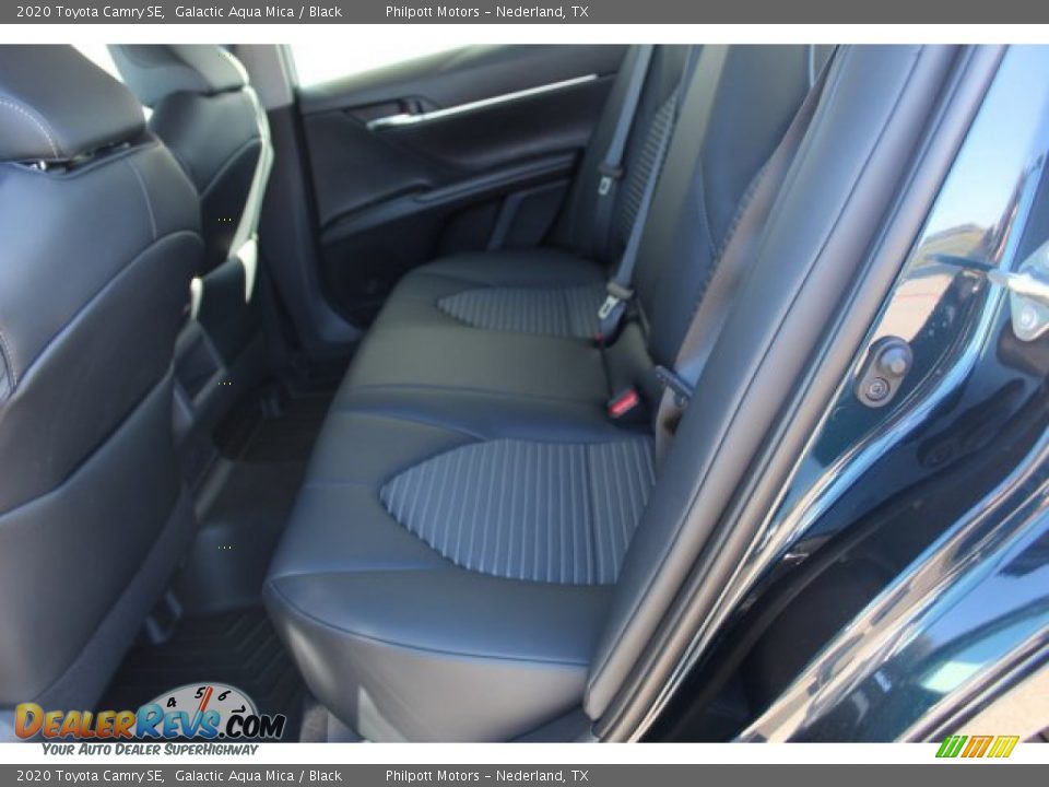 2020 Toyota Camry SE Galactic Aqua Mica / Black Photo #18