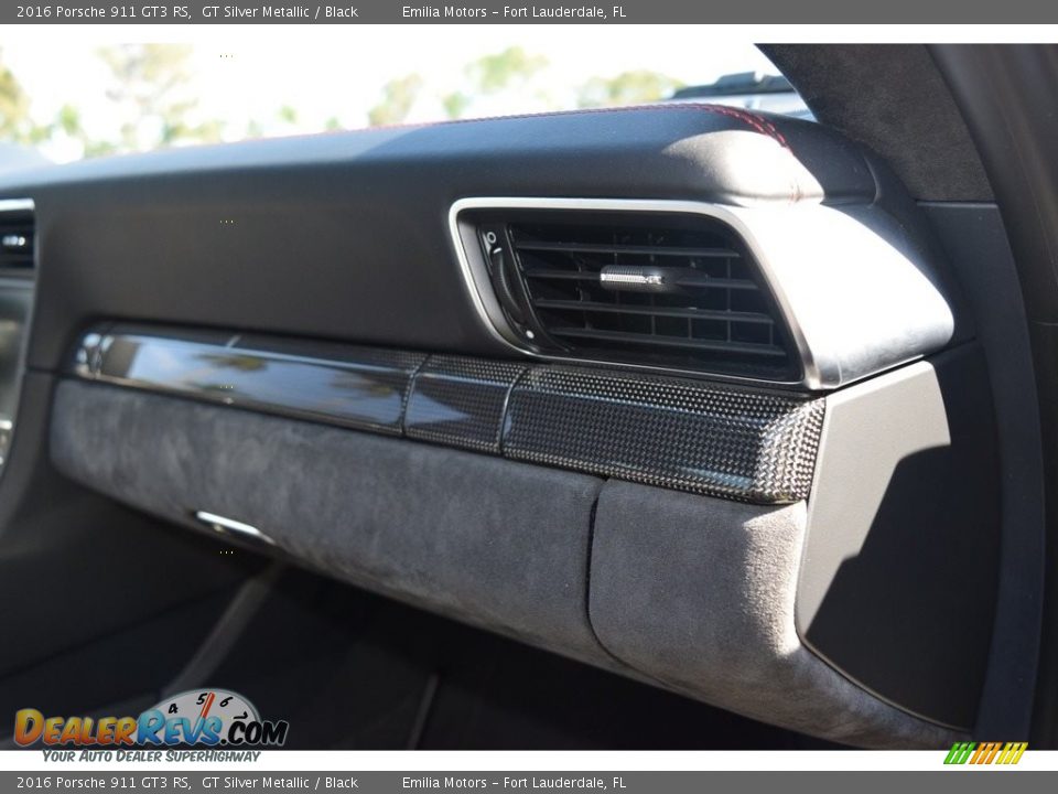 Dashboard of 2016 Porsche 911 GT3 RS Photo #35