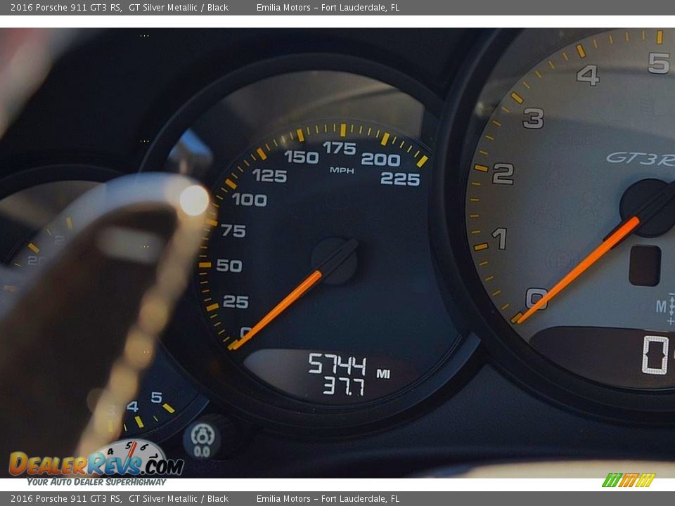 2016 Porsche 911 GT3 RS Gauges Photo #44