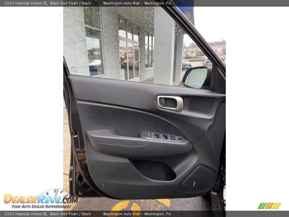 Door Panel of 2020 Hyundai Venue SE Photo #11