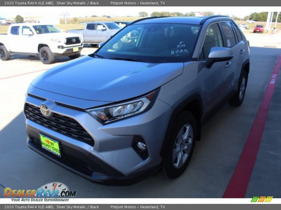 2020 Toyota RAV4 XLE AWD Silver Sky Metallic / Black Photo #4