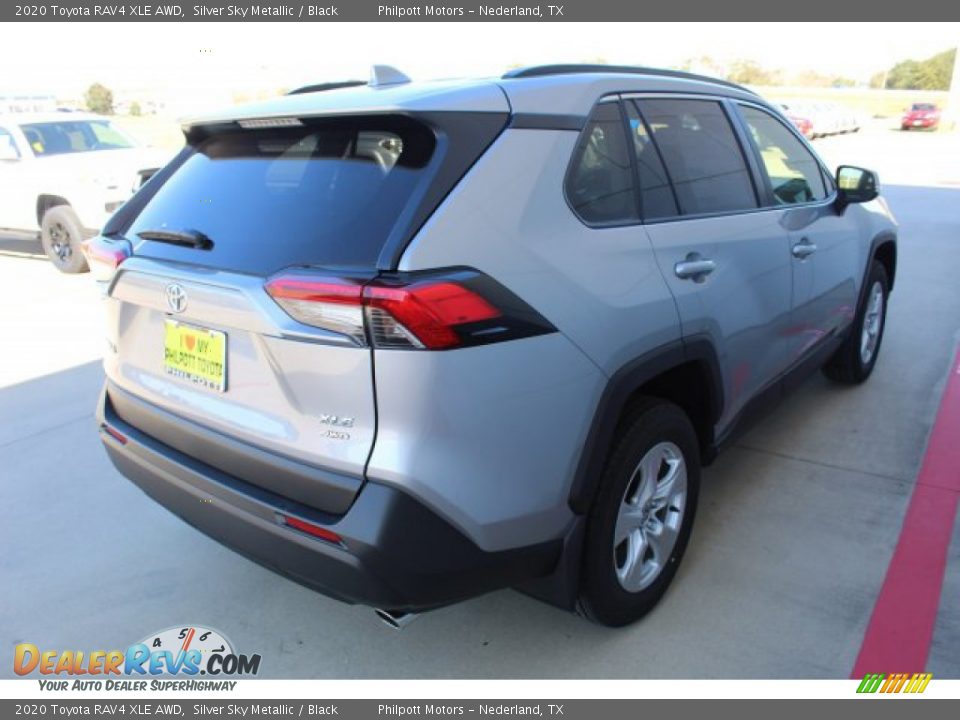 2020 Toyota RAV4 XLE AWD Silver Sky Metallic / Black Photo #8