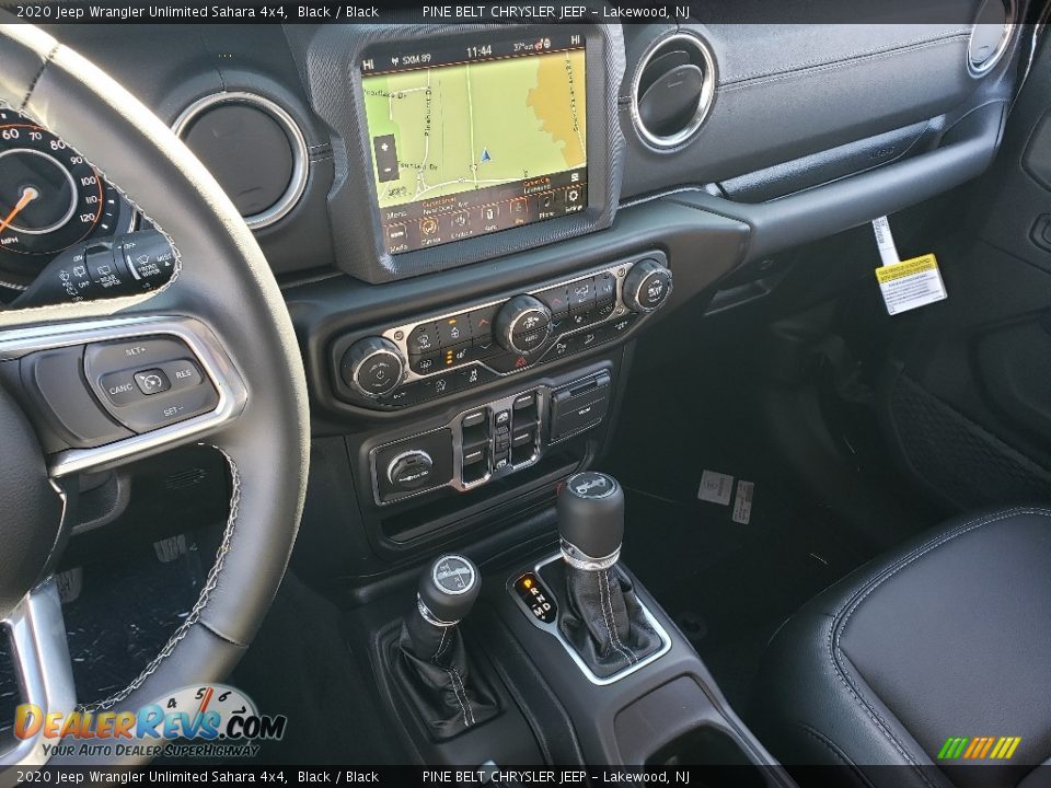 2020 Jeep Wrangler Unlimited Sahara 4x4 Shifter Photo #10