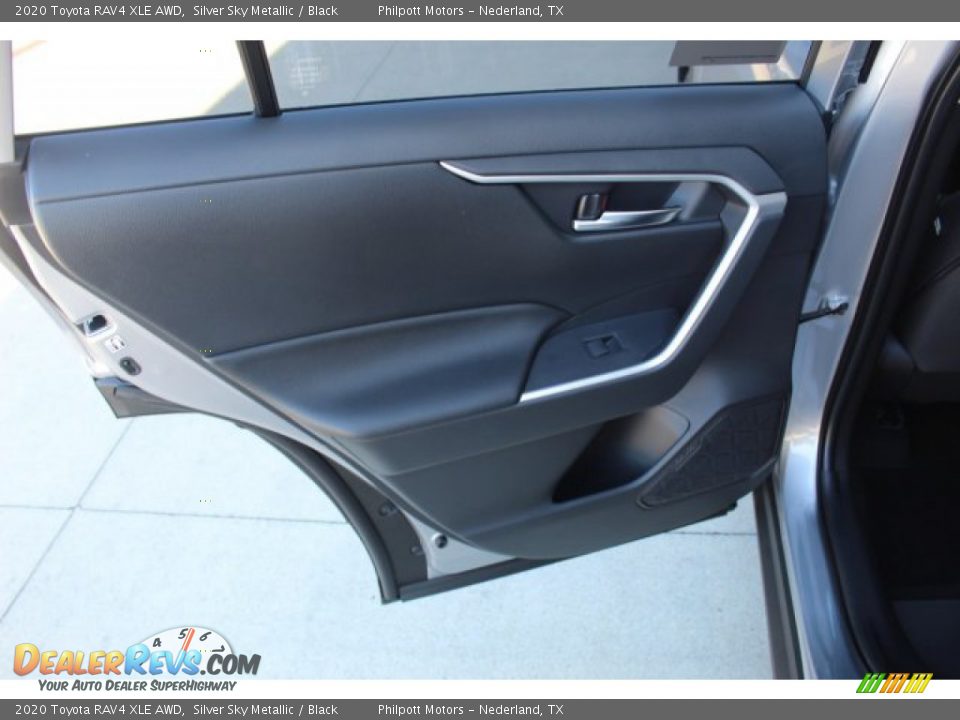 2020 Toyota RAV4 XLE AWD Silver Sky Metallic / Black Photo #22