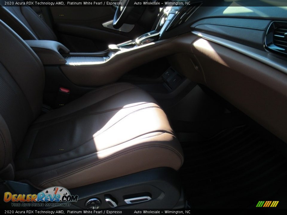 2020 Acura RDX Technology AWD Platinum White Pearl / Espresso Photo #11