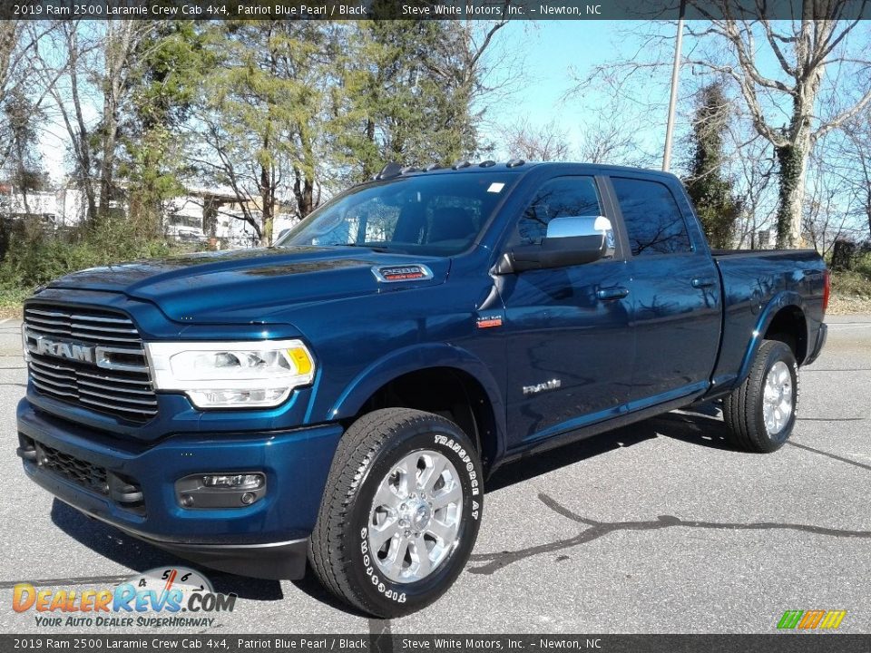 Front 3/4 View of 2019 Ram 2500 Laramie Crew Cab 4x4 Photo #2