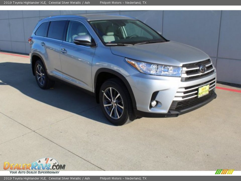 2019 Toyota Highlander XLE Celestial Silver Metallic / Ash Photo #2