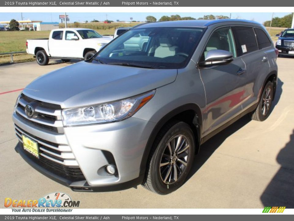 2019 Toyota Highlander XLE Celestial Silver Metallic / Ash Photo #4