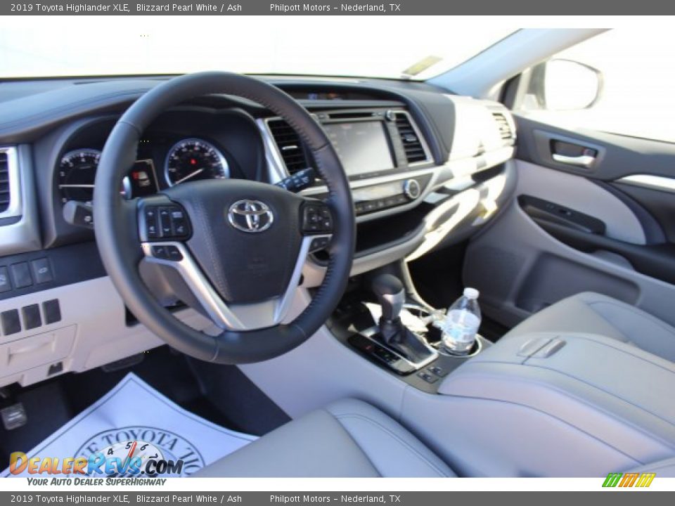 2019 Toyota Highlander XLE Blizzard Pearl White / Ash Photo #11