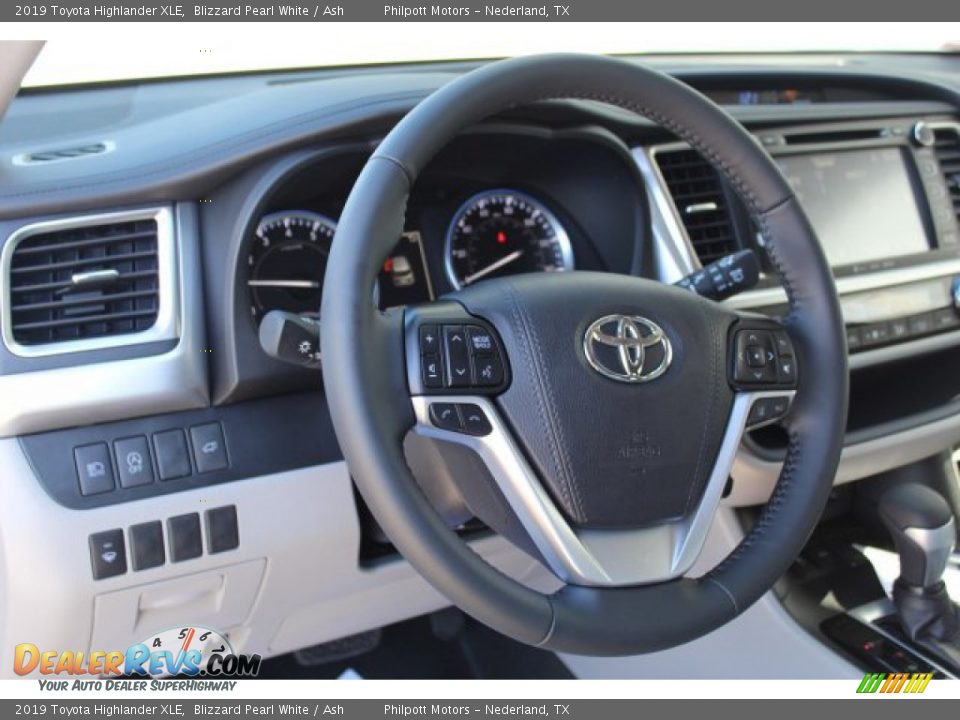 2019 Toyota Highlander XLE Blizzard Pearl White / Ash Photo #12