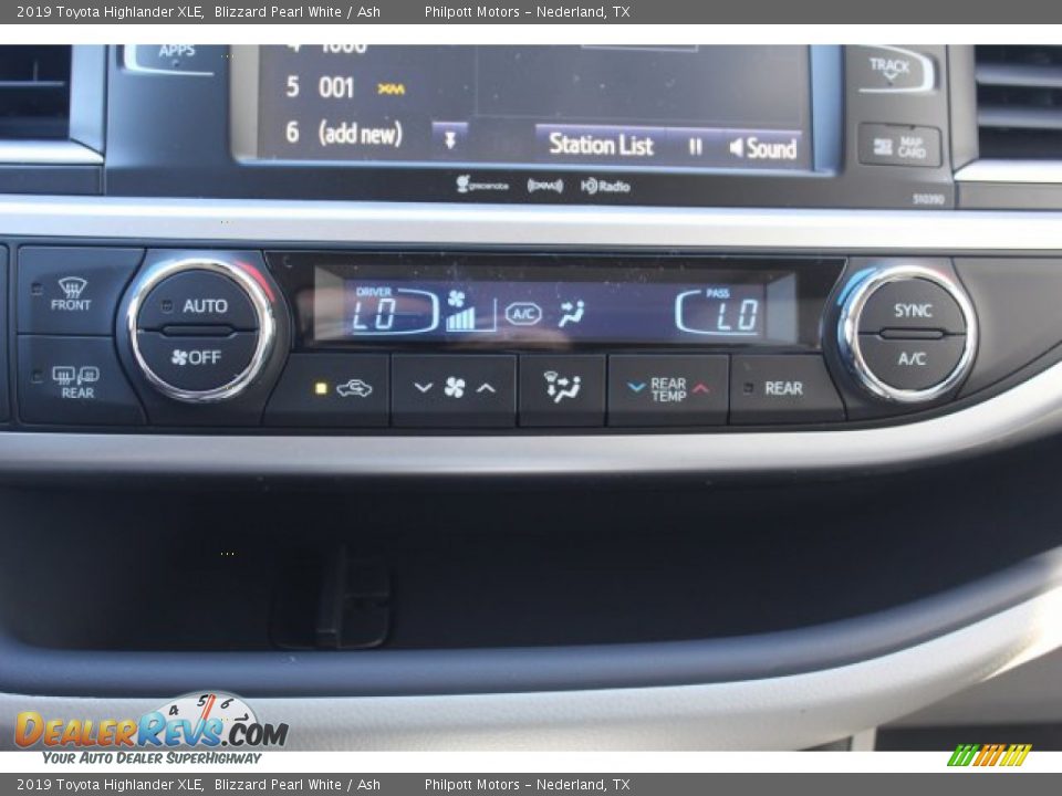 2019 Toyota Highlander XLE Blizzard Pearl White / Ash Photo #14